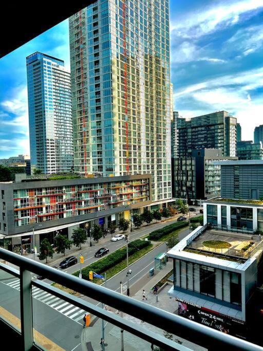 Luxurious Condo In The Center Of Downtown Toronto Eksteriør bilde